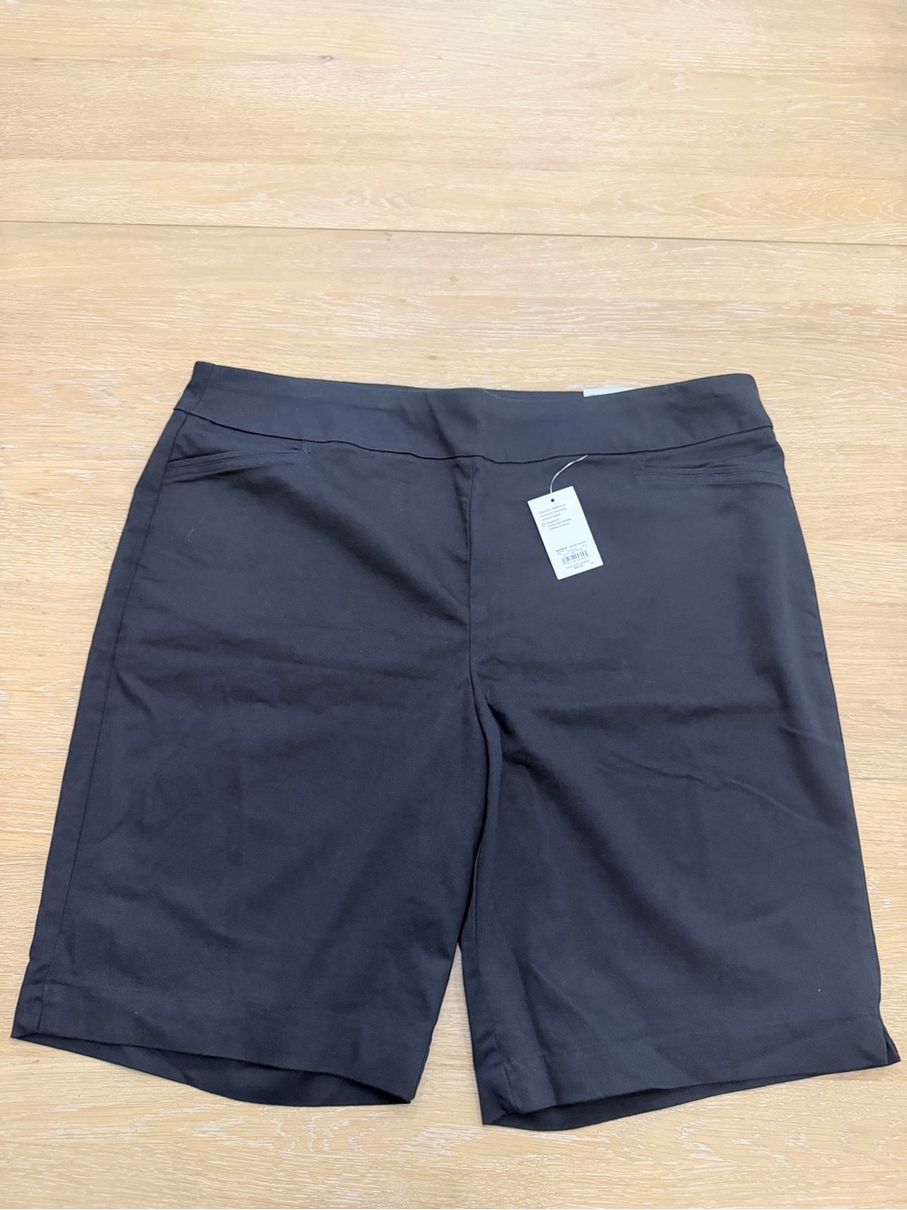 NWT Croft & Barrow Effortless Stretch Bermuda Shorts Black Plus Size 22W - Picture 2 of 9
